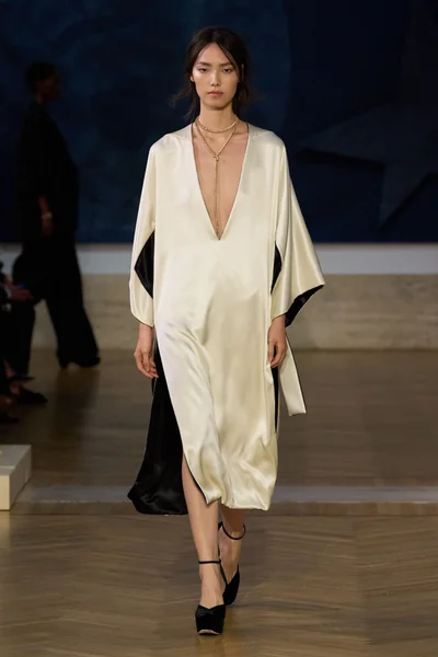 Look 4
